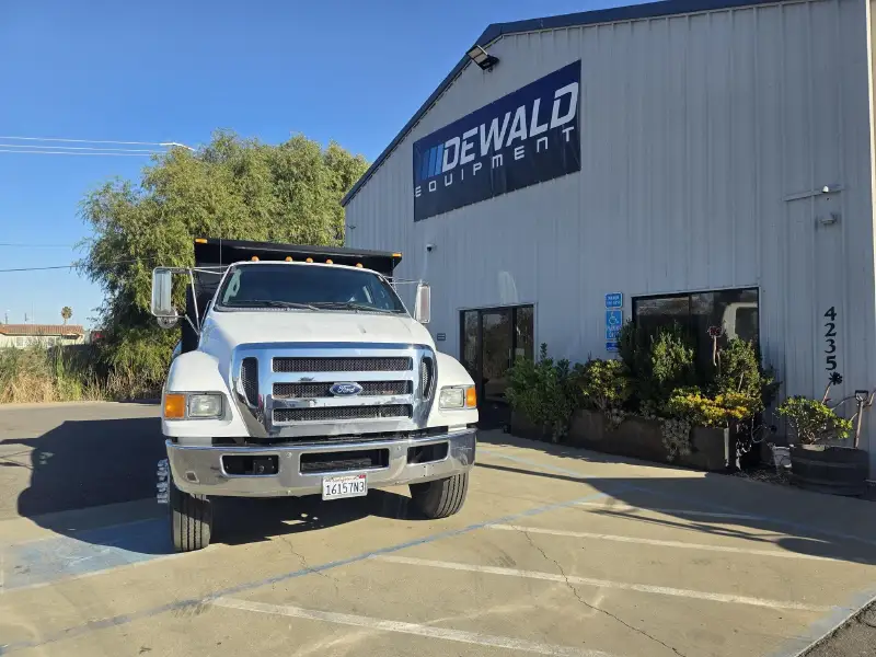 2012 FORD F750 XL SD