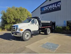2012 FORD F750 XL SD