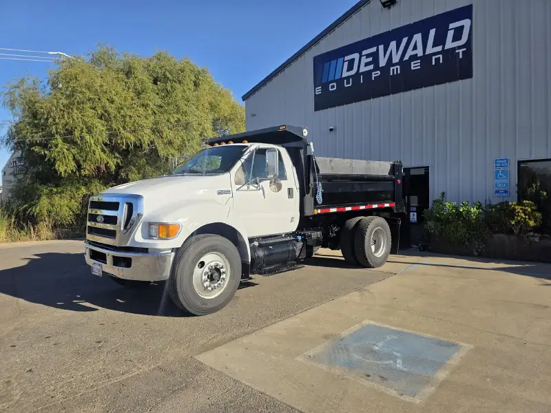 2012 FORD F750 XL SD