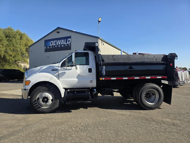 2012 FORD F750 XL SD