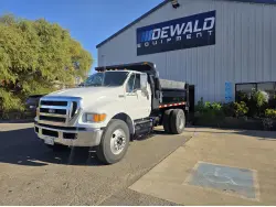 2012 FORD F750 XL SD