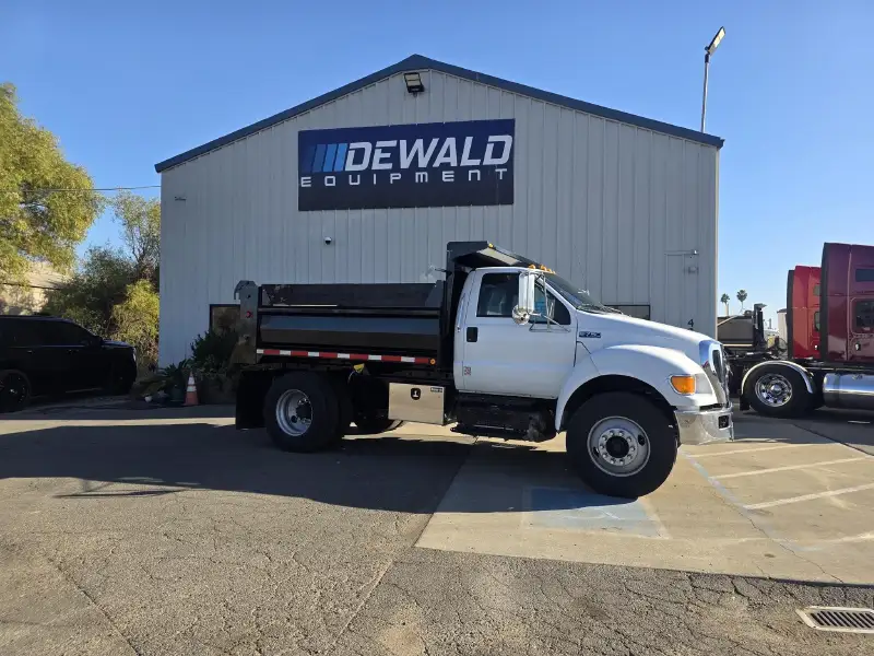 2012 FORD F750 XL SD