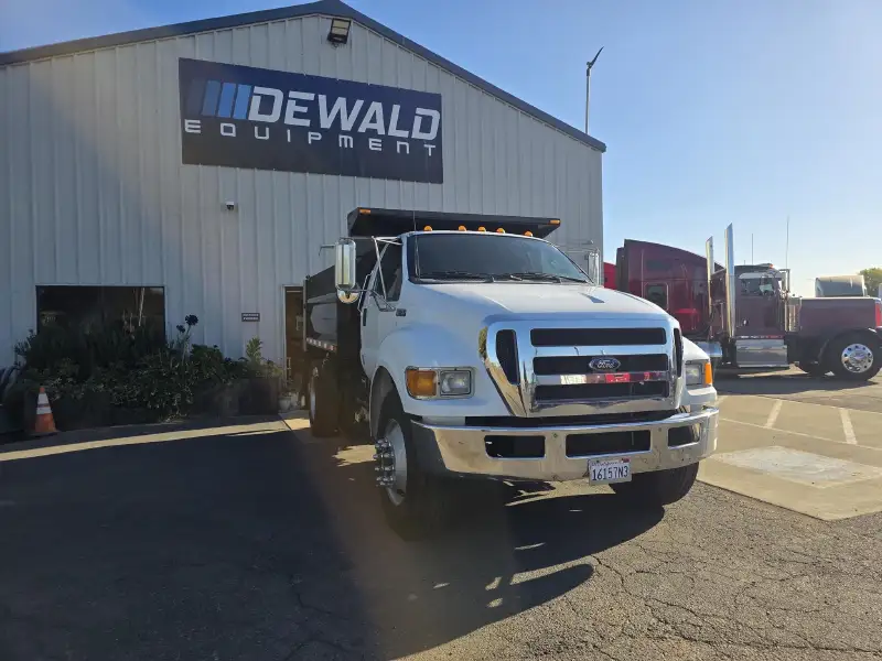 2012 FORD F750 XL SD