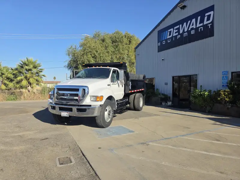 2012 FORD F750 XL SD