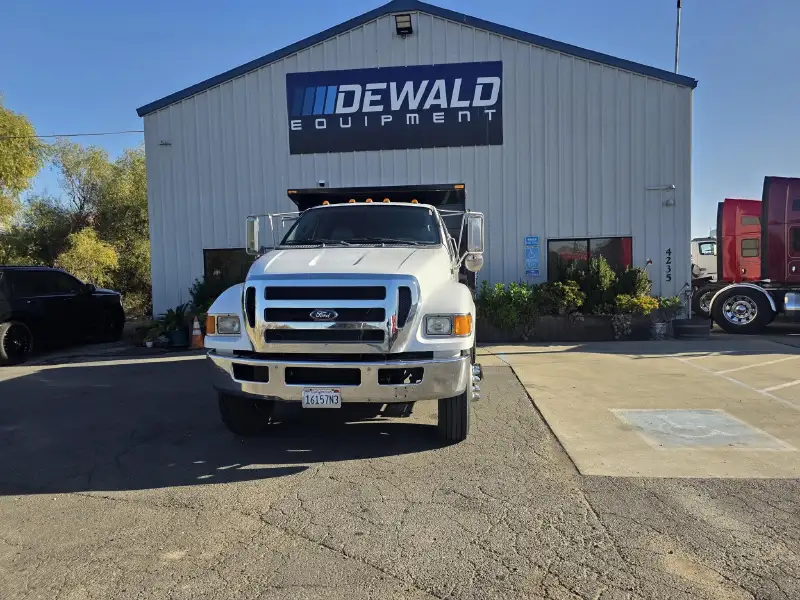 2012 FORD F750 XL SD