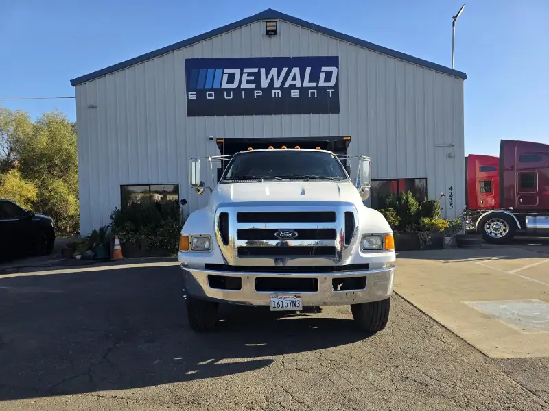 2012 FORD F750 XL SD