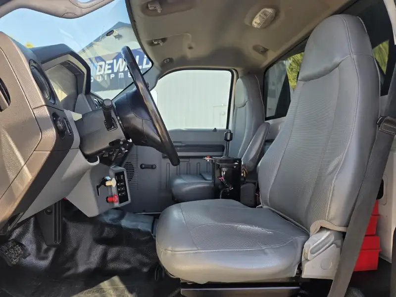 2012 FORD F750 XL SD
