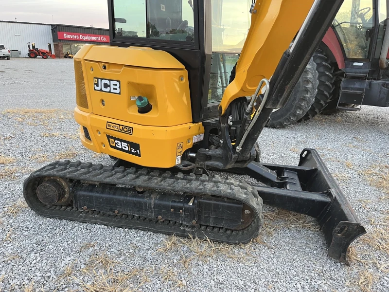 2022 JCB 35Z-1