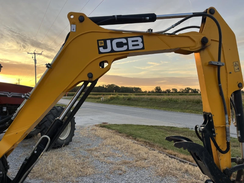 2022 JCB 35Z-1