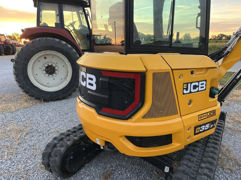 2022 JCB 35Z-1