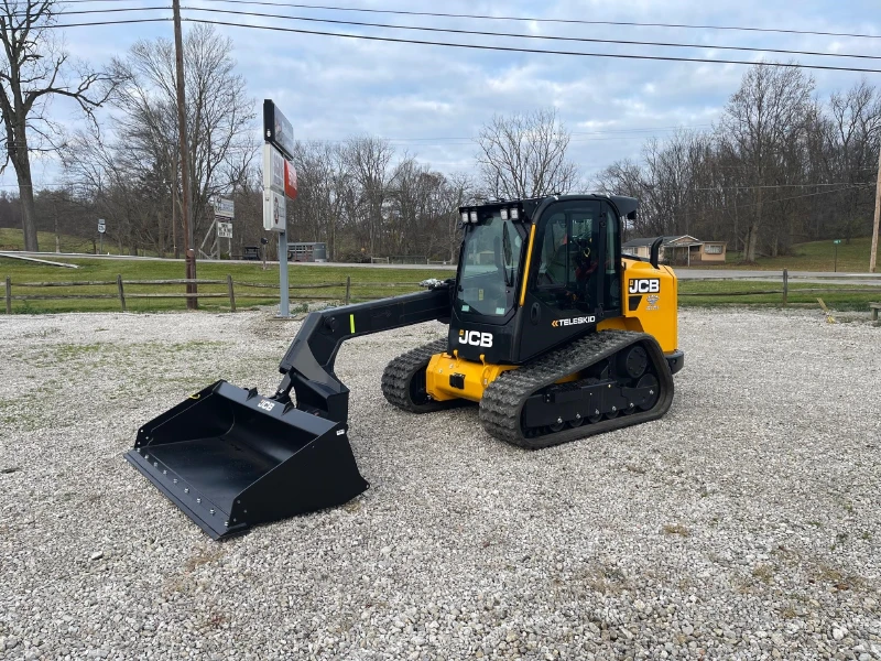 2025 JCB 3TS-8T