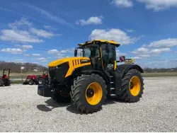 2025 JCB FASTRAC 8330