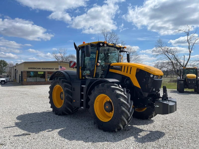 2025 JCB FASTRAC 8330