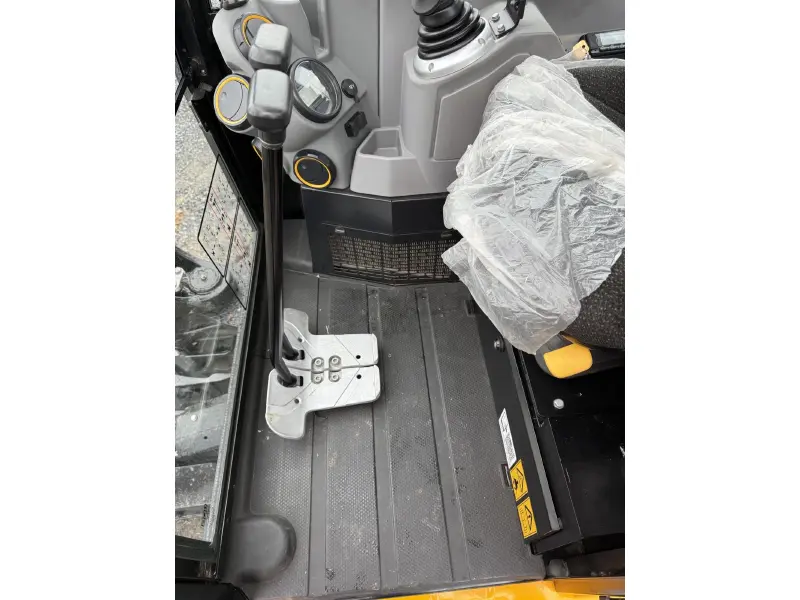 2023 JCB 35Z-1