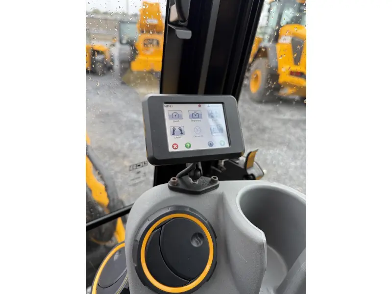 2023 JCB 35Z-1