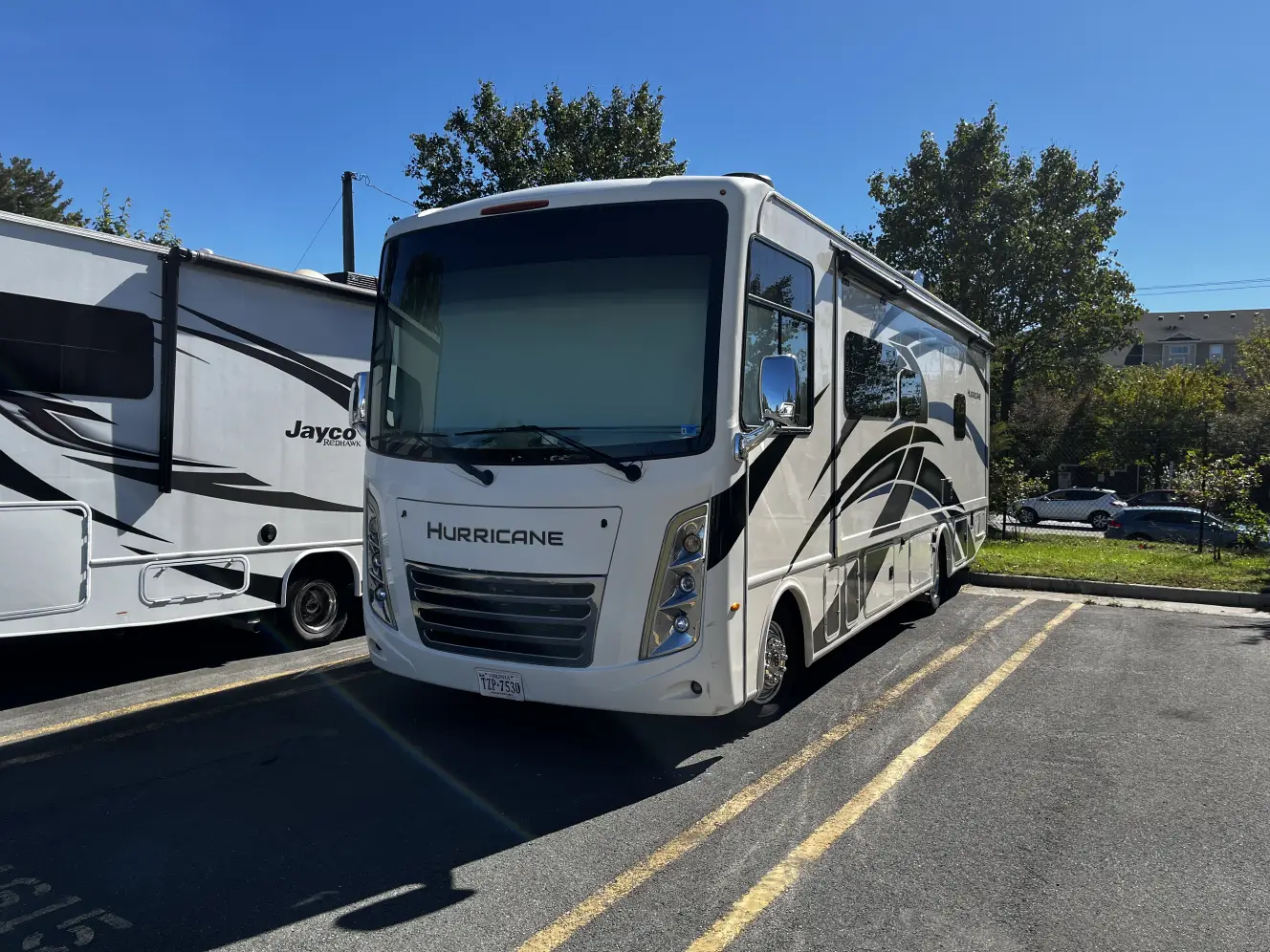 Swivel Jet Engine Used 2022 Thor Motor Coach Hurricane 29m in Gainesville, VA ...