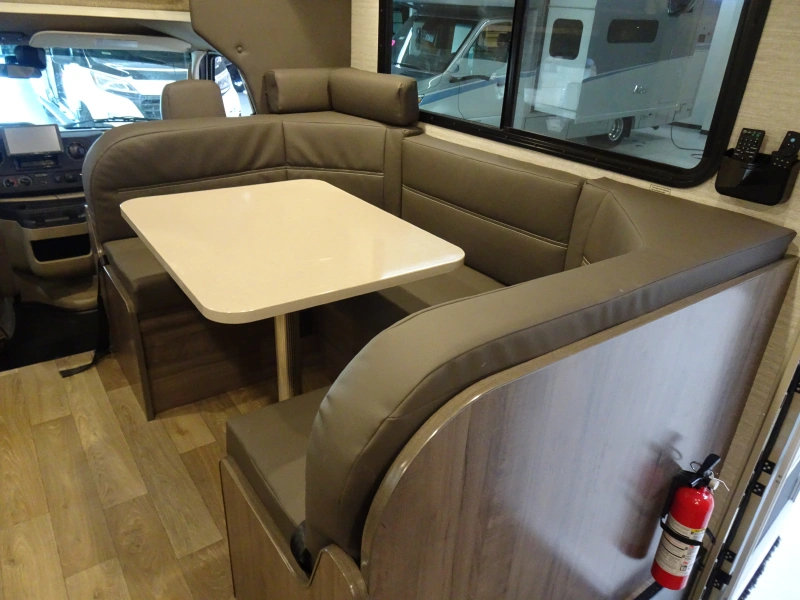 2025 WINNEBAGO MINNIE WINNIE 31H