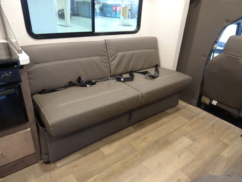 2025 WINNEBAGO MINNIE WINNIE 31H