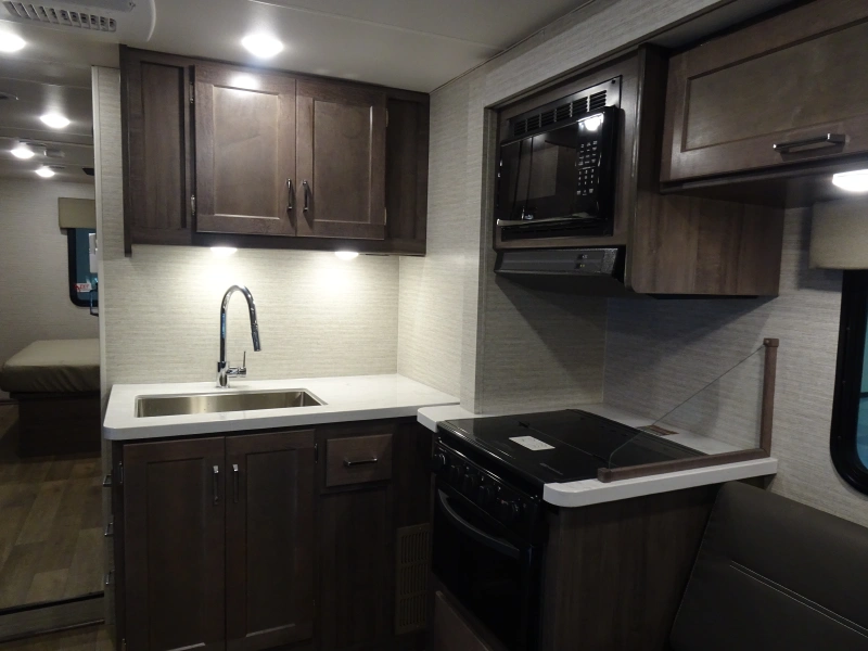 2025 WINNEBAGO MINNIE WINNIE 31H