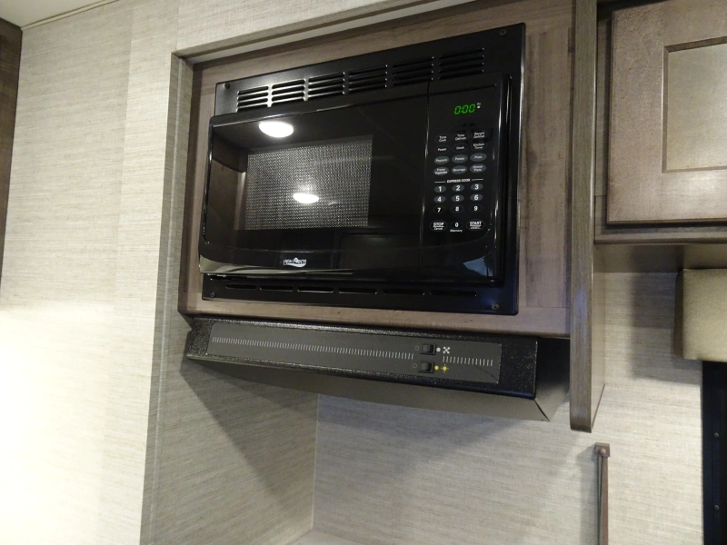 2025 WINNEBAGO MINNIE WINNIE 31H
