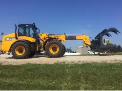 2025 JCB TM420 AGRI
