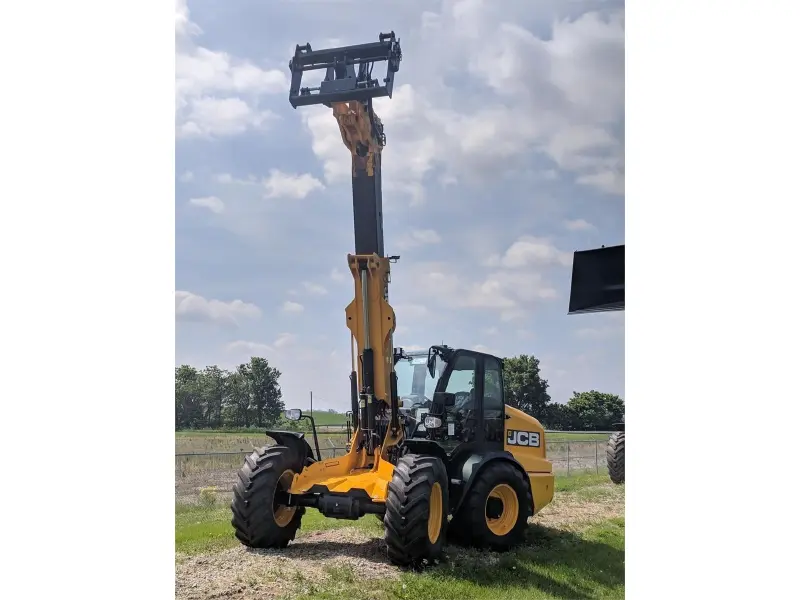 2025 JCB TM320 AGRI