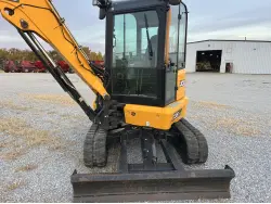 2022 JCB 35Z-1
