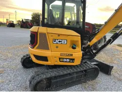 2022 JCB 35Z-1