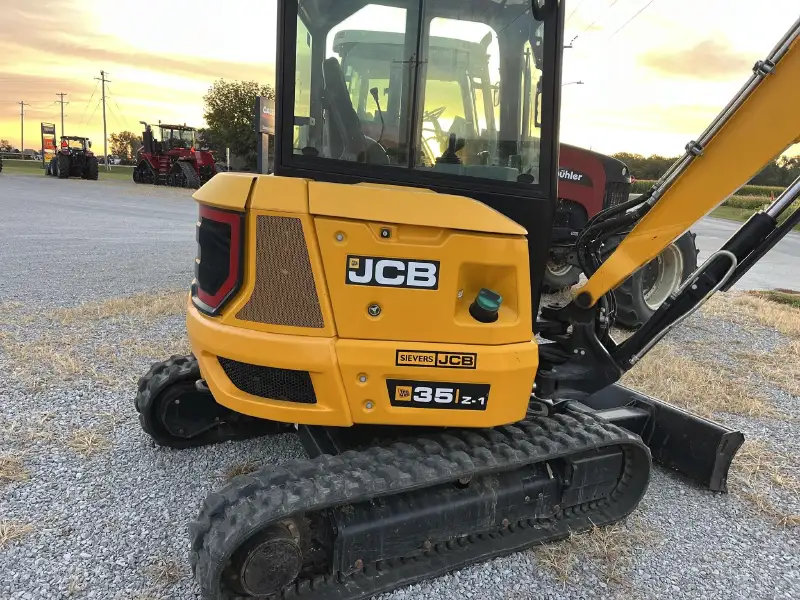 2022 JCB 35Z-1