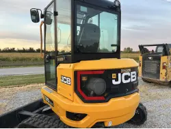 2022 JCB 35Z-1