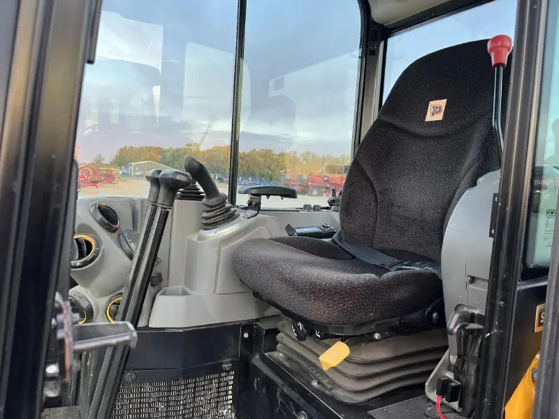 2022 JCB 35Z-1