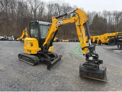 2023 JCB 35Z-1