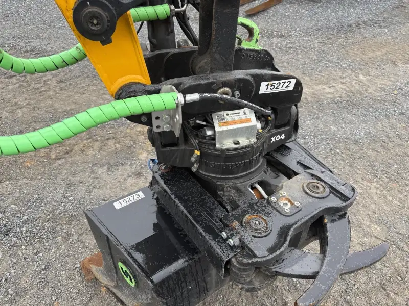 2023 JCB 35Z-1