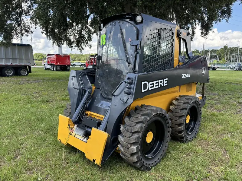 2018 DEERE 324E