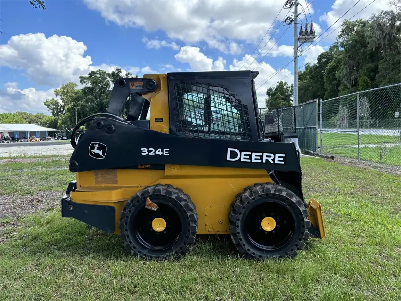 2018 DEERE 324E