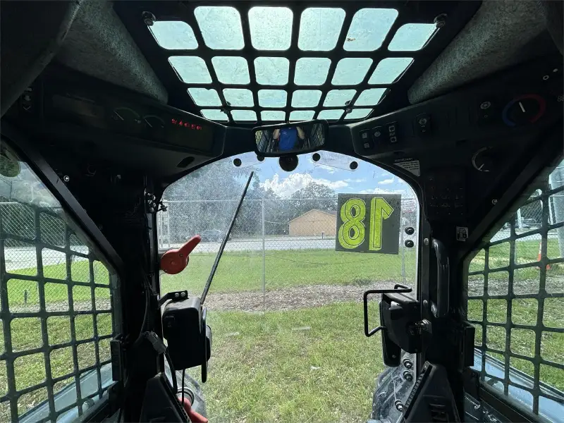 2018 DEERE 324E