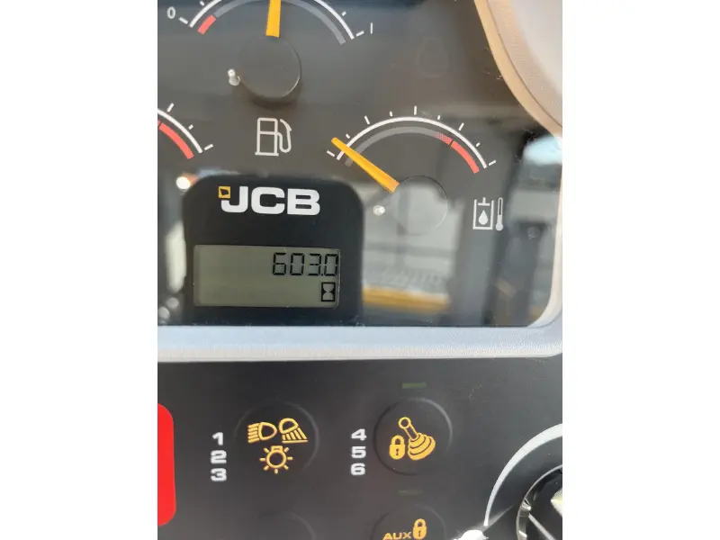 2022 JCB 270T