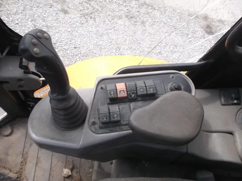 1999 JCB TM270