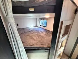 2020 Keystone Hideout 28BHS