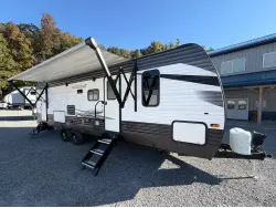 2020 Keystone Hideout 28BHS