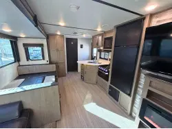 2020 Keystone Hideout 28BHS
