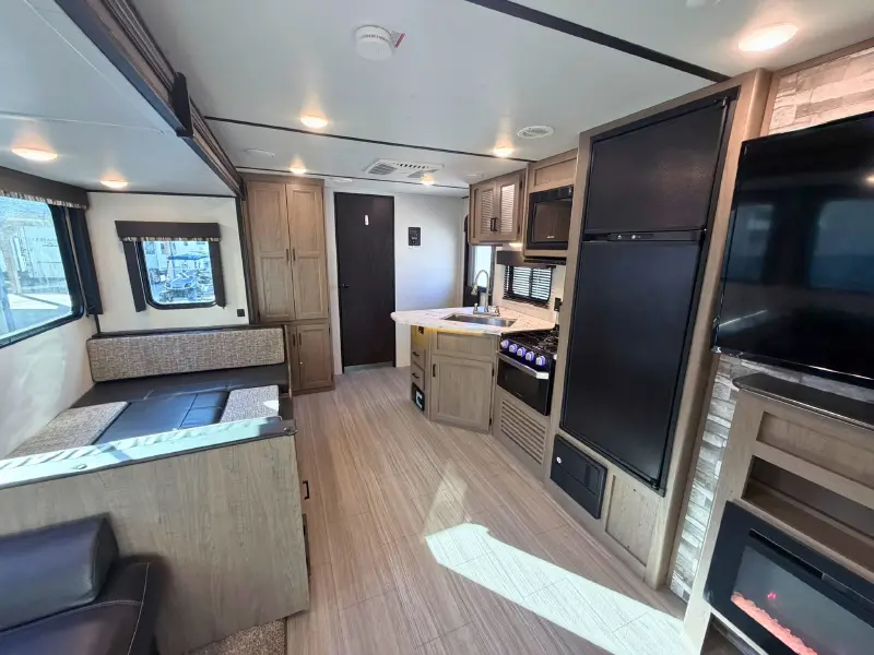 2020 Keystone Hideout 28BHS