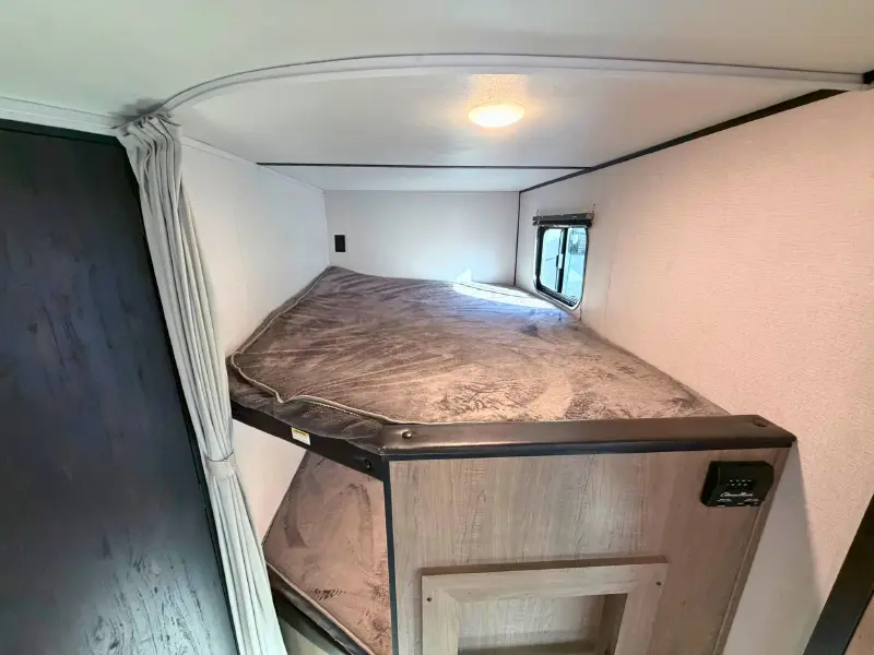 2020 Keystone Hideout 28BHS