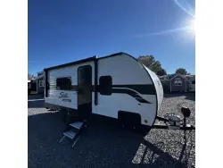 2025 SHASTA COMPACT 18FQ