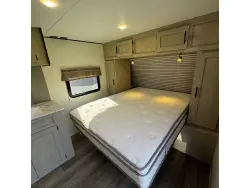 2025 SHASTA COMPACT 18FQ