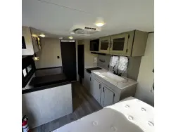 2025 SHASTA COMPACT 18FQ