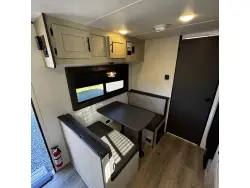 2025 SHASTA COMPACT 18FQ