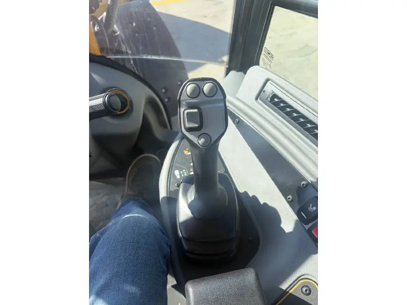 2026 JCB 409 AGRI