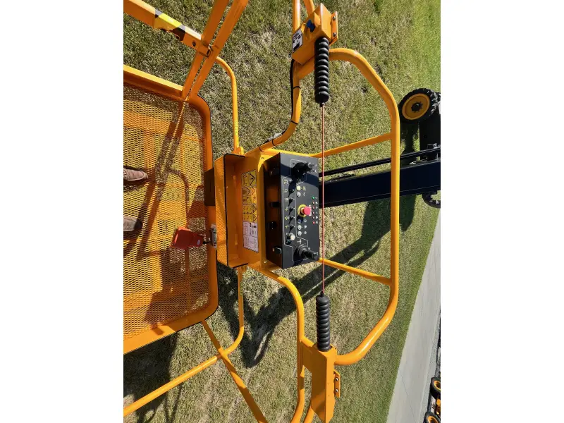 2024 JCB AJ48D
