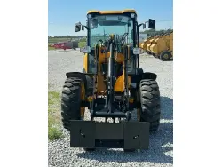 2023 JCB 407 AGRI